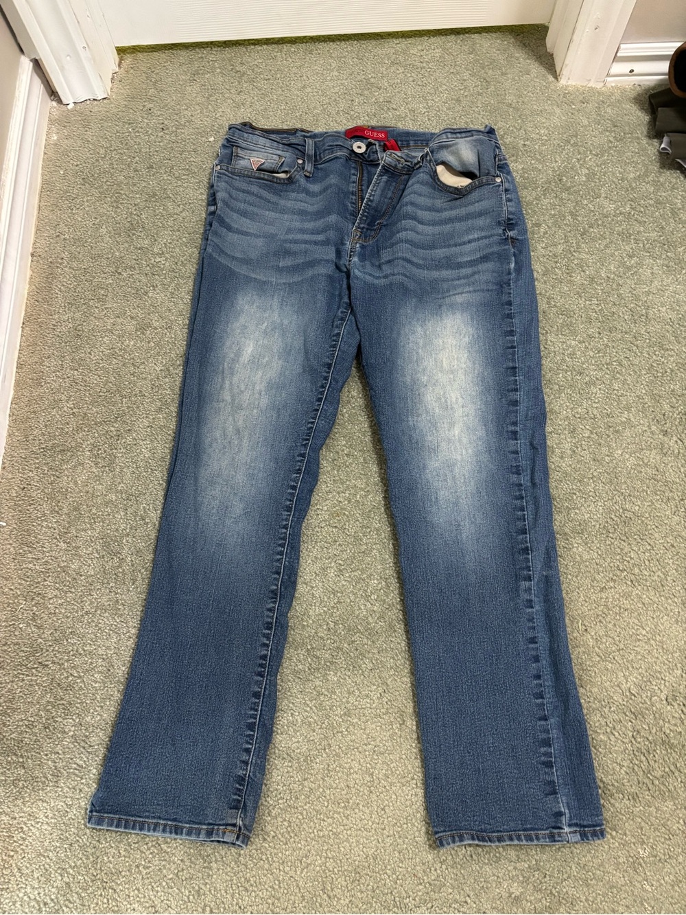 Guess Blue Straight-Jeans in good condition